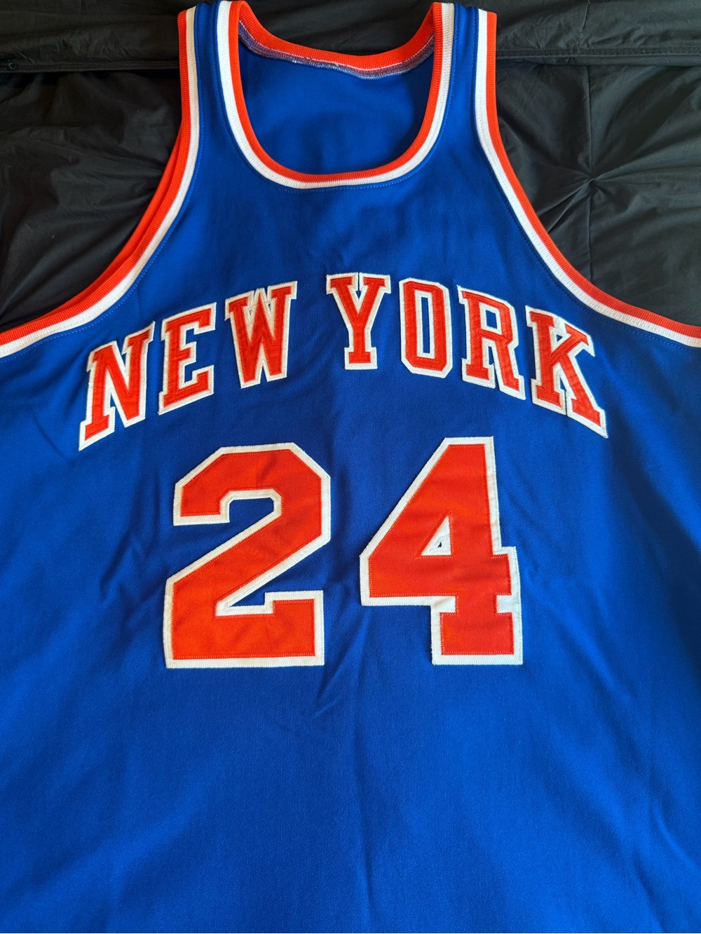 NY KNICKS BASKETBALL JERSEY
